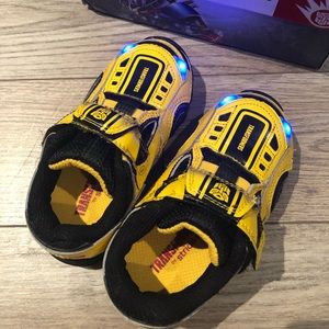 stride rite bumblebee shoes